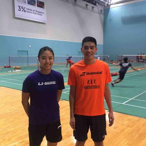 葉其叡 - 與新加坡女單楊佳敏?? 合影