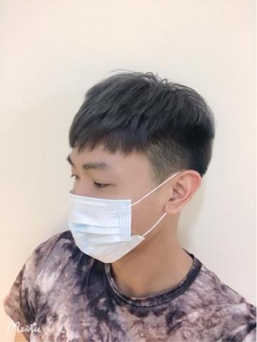 台中逢甲髮型師&bull;Win｜霧面髮色｜線條染｜漸層染｜縮毛矯正｜ - 霧灰色系