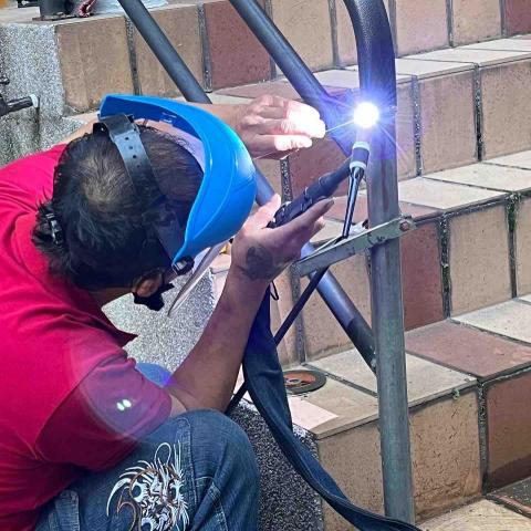 允鑽企業社 - 扶手欄杆修改