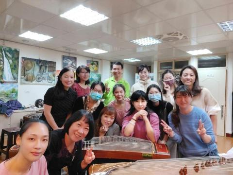 惠惠古箏教學 - 哈哈哈哈哈誰比較像老師呢?
