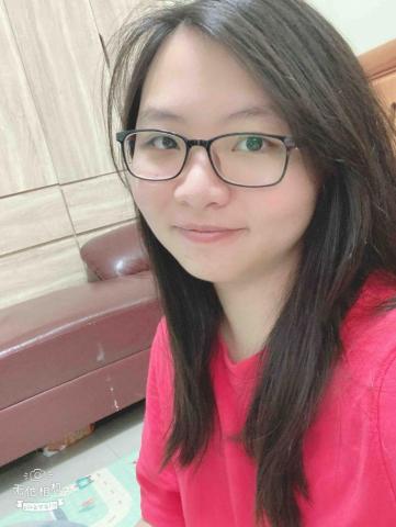 提供刮痧儀服務的專家姿儀