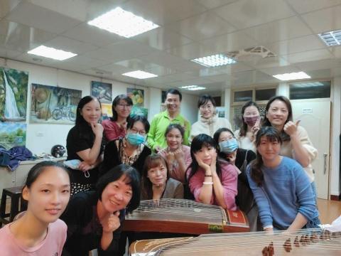 惠惠古箏教學 - 師生情誼萬歲