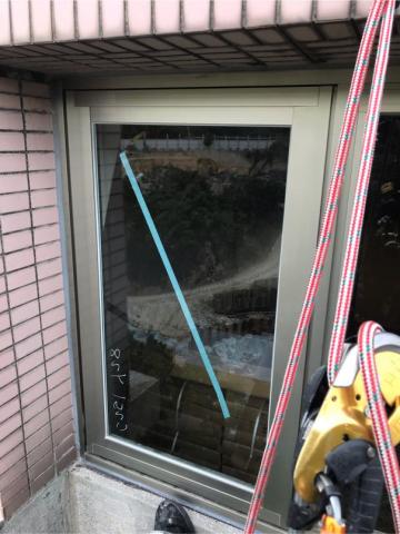 阿瑋高空 - 窗框矽膠補強