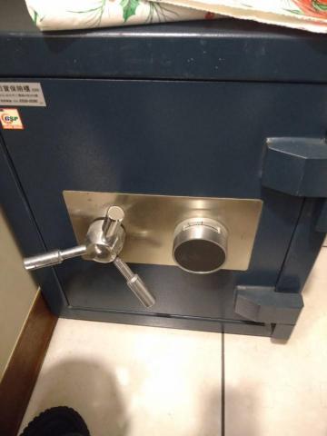 台北新北保險箱打不開？ 專業開鎖維修  電子鎖故障 密碼遺失 - 