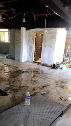 宥哲拆除小團體 - 整層地板打除