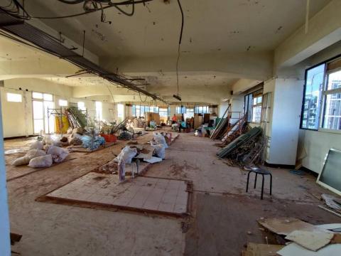 宥哲拆除小團體 - 地板打除