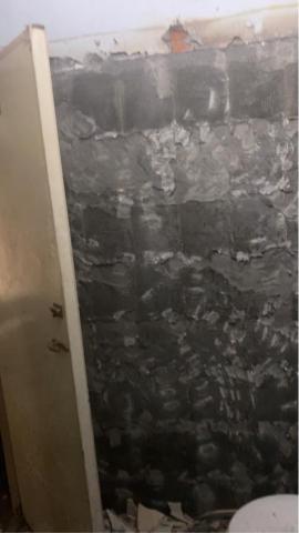 育達工程行 - 新莊 幸福路案場 廁所牆面剃磁磚 地板見底 天花板拆除