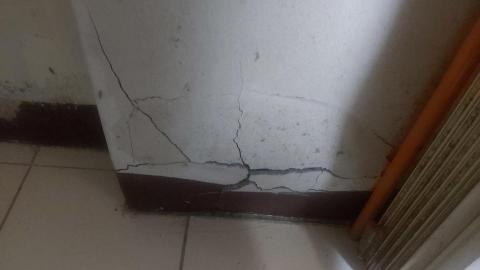 黃建翔 - 室內壁癌