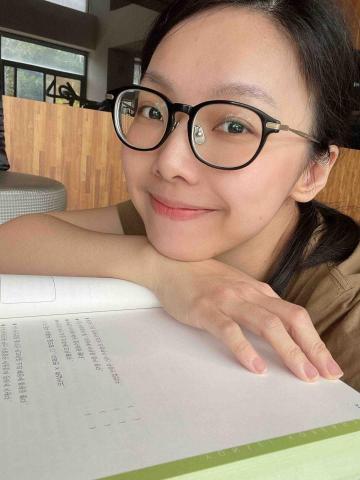 提供韓語服務的專家謝小姐