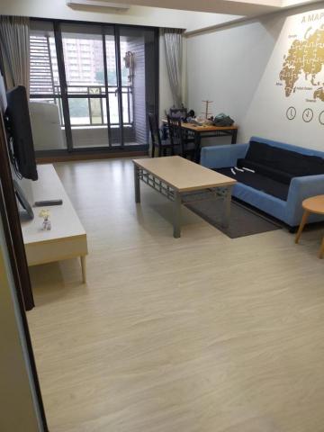 弘偉裝潢統包工程 - 文川路郡都四樓吳宅地板完工