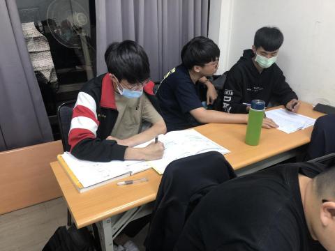 Yuling高中職專業科目家教中心 - 大安高工建築科同學針對數學  段考上課進度