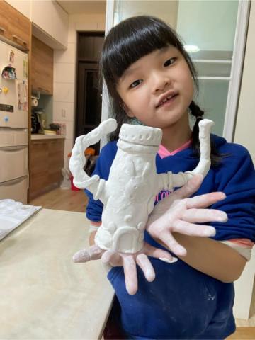 游若妍 - 教學點滴~紙黏土捏塑~年齡8歲 游若妍 - 教學點滴~紙黏土捏塑~年齡8歲