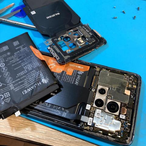 潮宇3C - 門號/手機/配件/維修 - 外面很多人不想修的安卓，因為不好處理，但潮宇3c曾受過蘋果/華為原廠授權授權維修店的教育訓練，保證幫您快速高品質的處理到好！