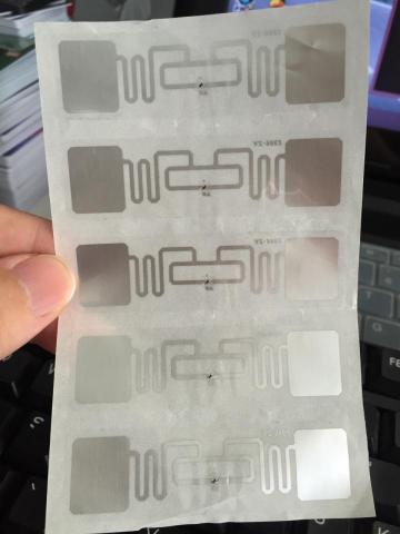 瀧晨有限公司 - UHF超高頻電子標籤貼紙