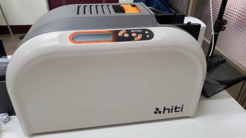瀧晨有限公司 - HITI-CS200印卡機