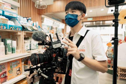 「影 • 響力』專業拍攝/剪輯 韋翰 - 拍攝片場 擔任攝助