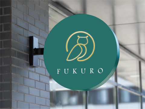 吳妙蓮 - 貓頭鷹的日文是ふくろう，羅馬拼音FUKURO 發音與"不苦勞"一樣，因此貓頭鷹代表的是福氣與財富，加上很長壽，因此又有"不老、長壽"的意思，而且貓頭鷹的頭能轉270度，隱喻著廣納招財之意象徵著生意繁榮昌盛，財源廣進。   