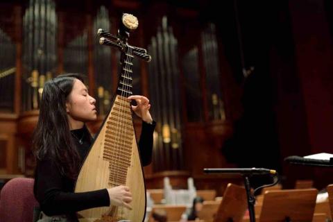 林靖婷 - 於國家音樂廳演奏琵琶協奏曲《坐看雲起》