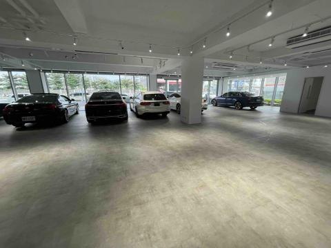 聖辰地板設計(塑膠地板代工達人賴桑) - 輕工業風清水模地板 聖辰地板設計(塑膠地板代工達人賴桑) - 輕工業風清水模地板