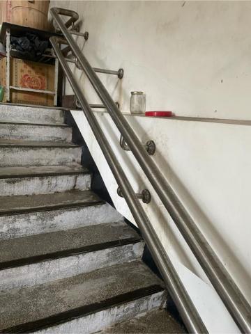 游楚喻 - 除鏽後扶手