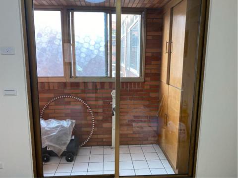 董家瑋 -  落地窗（打掃後）