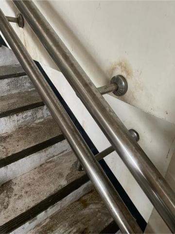 游楚喻 - 除鏽後扶手