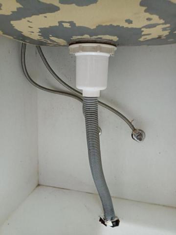 房屋修繕趙師傅 - 更換流理台排水頭600元