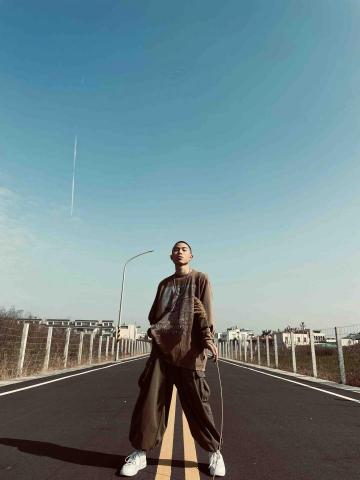 提供mv舞蹈教室服務的專家鄧淯夫