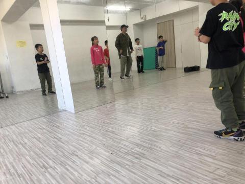 Woosa! Fmily(德路固語) 走開!家族 - 基隆雨都舞蹈工作室教課