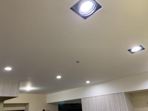 智能家居個人工作室 - 多種燈源可搭配不同氣氛