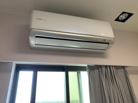 智能家居個人工作室 - 冷氣 窗簾 均能依起床就寢氣溫 自動控制