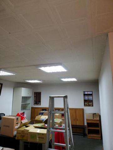 王振昌 - 代工安裝T8 LED輕鋼架吸頂燈含配線