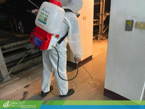 IN&OUT 室內外環境科技 - 地面消毒
- - - - - - - - - - - - - - - - - - - - - -
https://www.in-and-out.co/
環藥病媒字第01-418號
☎️免費諮詢專線：0800-000-900
- - - - - - - - - - - - - - - - - - - - - -