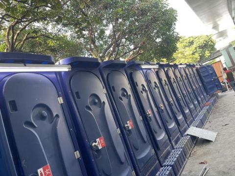 順鵬水電工程行 - 臨時廁所配管