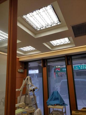 王振昌 - 代工安裝
T5-14W×4輕鋼架更換T8 LED-9W×4輕鋼架（4000K）