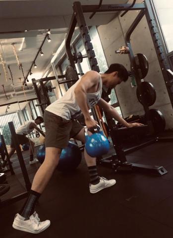 私人教練Vincent - 單手划船