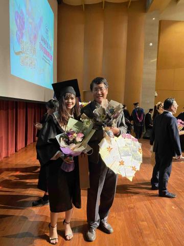 張玲越南語翻譯 - 教授