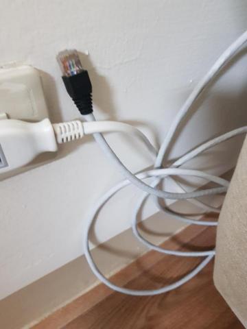 網路拉線工作 - 此為依照需求配置後給ISP的網路起點（待客戶申請ISP接上即可使用)