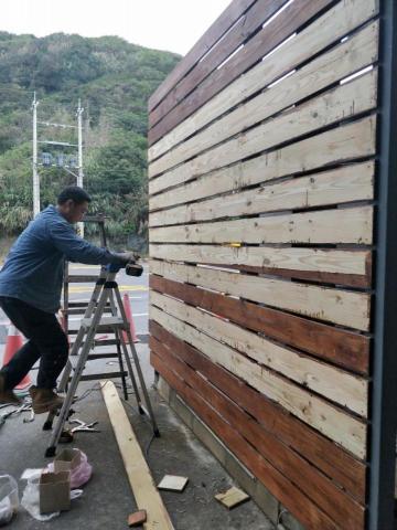 鋼毅工程行 - 客製化實木格柵