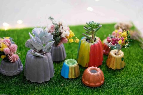 仰式漂浮手作教室 - 可麗露水泥盆栽課程