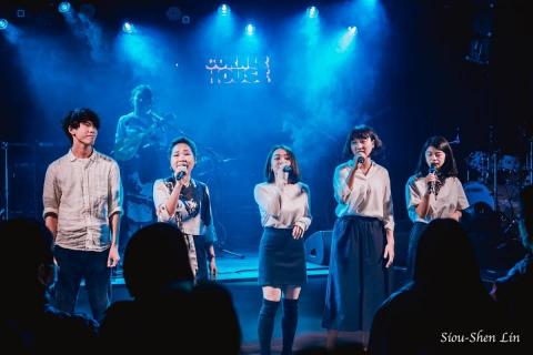 林綽 Chuo Lin - 2021年 异境樂團-《流光傳奇》台北場 客家平板人聲合唱編曲、演出嘉賓 林綽 Chuo Lin - 2021年 异境樂團-《流光傳奇》台北場 客家平板人聲合唱編曲、演出嘉賓