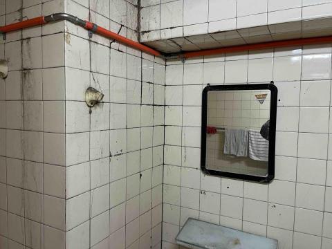 亞克水電修繕工程 - 熱水管換白鐵壓接管