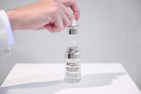 Andre Lin Photography  - 巴黎安潔雅保養品商業攝影