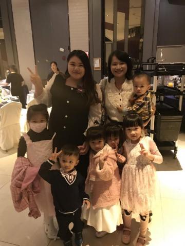 未命名公司 - 我有六個姪子姪女
常常是我表哥表姊的臨時陪玩
這群孩子是我從小帶大的