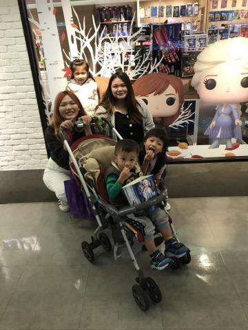 未命名公司 - 和姊姊獨自帶孩子去看電影