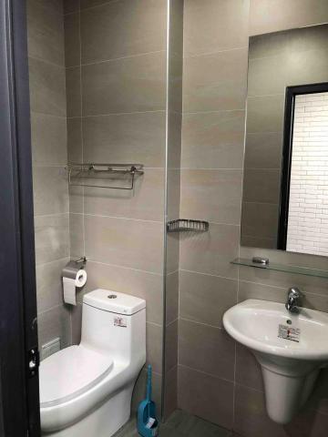 黃Sir - 一整租衛浴（單體式馬桶/洗臉盆/鏡台/毛巾架，置物架，衛生紙架/置物架）