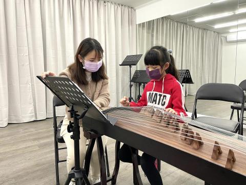 三絕音樂 - 古箏課上課實景(照片張貼均經本人同意)