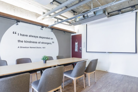 Sophia Tsai - 國父紀念館教室 (可坐約15-20人)