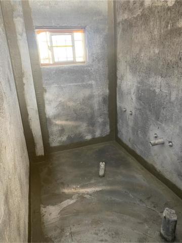 旭懿工程行 -  高雄 廁所防水前（玻纖網加強邊角+彈泥+環保黑膠）