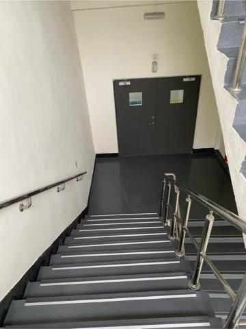 旭懿工程行 - 高雄 樓梯改善後（油漆、樹酯砂漿、環氧樹脂面漆）